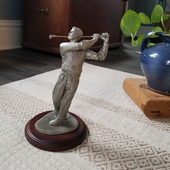 Fort 2000 Golf Man Statue